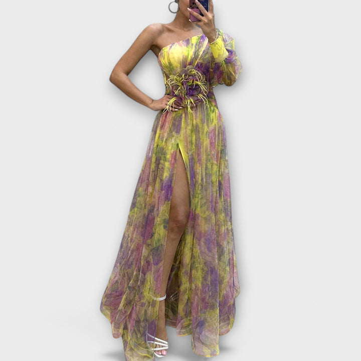 Robe de soirée élégante avec une bretelle et coupe ajustée