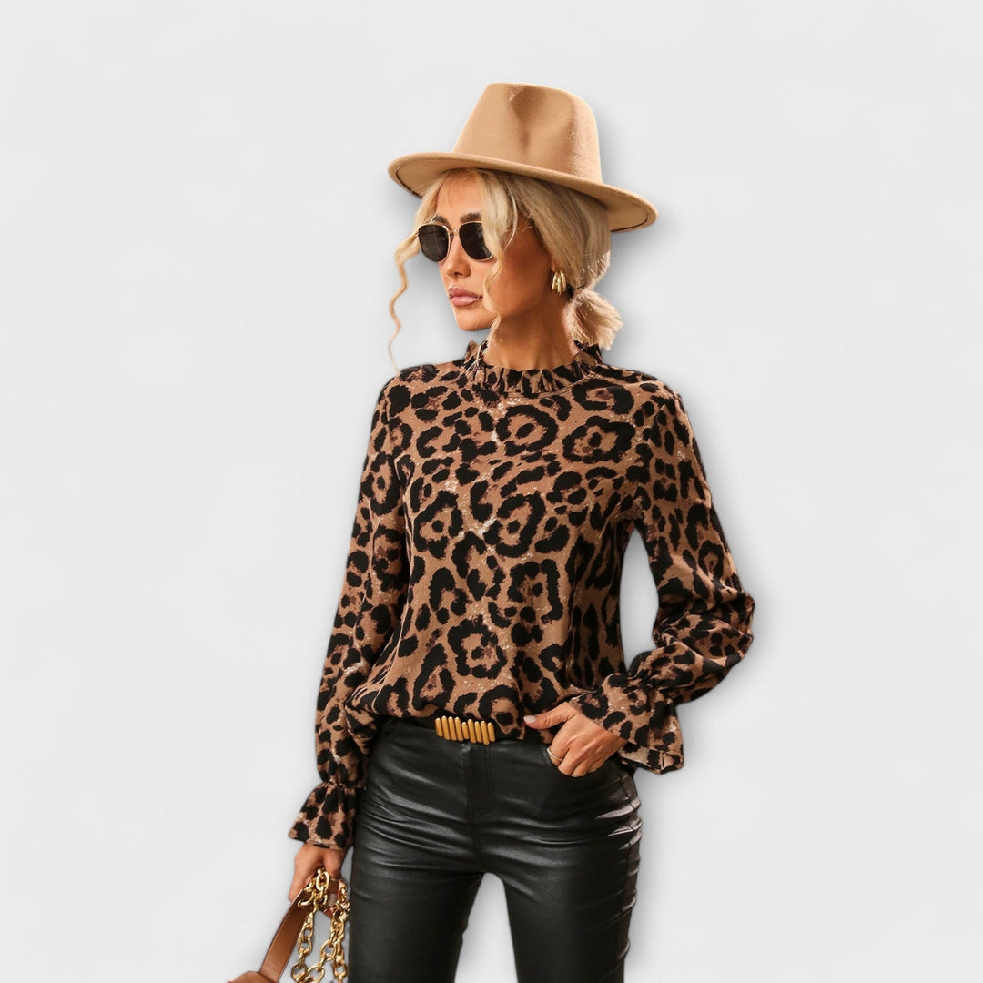 Kayla – Blouse Léopard avec Col Plissé