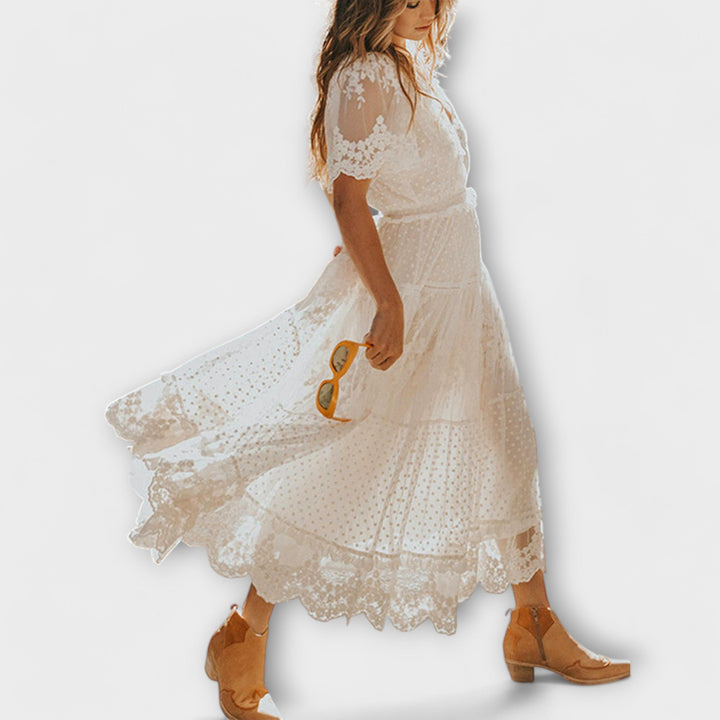 Robe Midi Lacey avec Décolleté en V et Manches Courtes