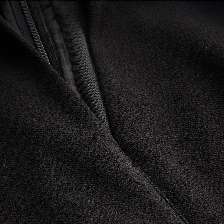 Kate | Robe noire raffinée avec ceinture et col mandarin