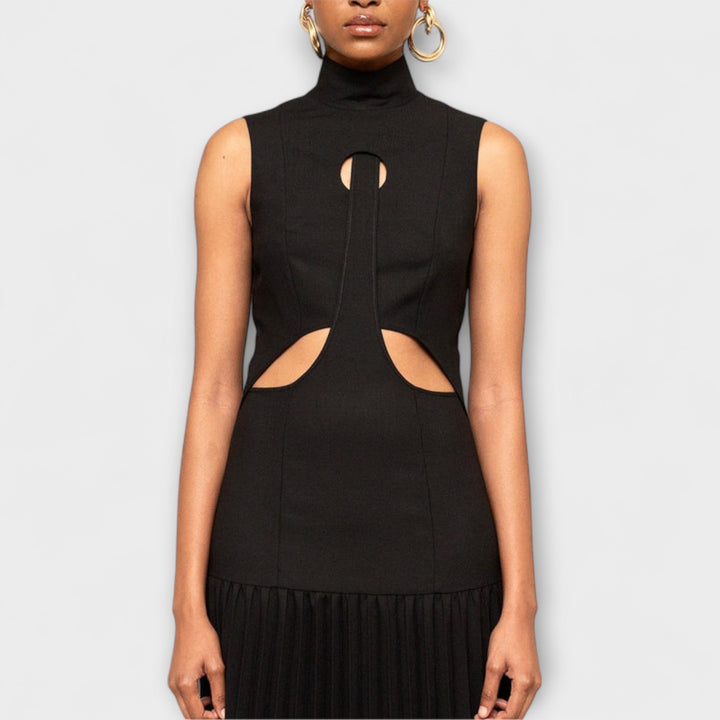 Kristen - Robe Maxi avec Plis et Découpe en Forme de Clé