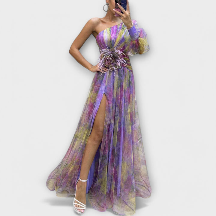 Robe de soirée élégante avec une bretelle et coupe ajustée