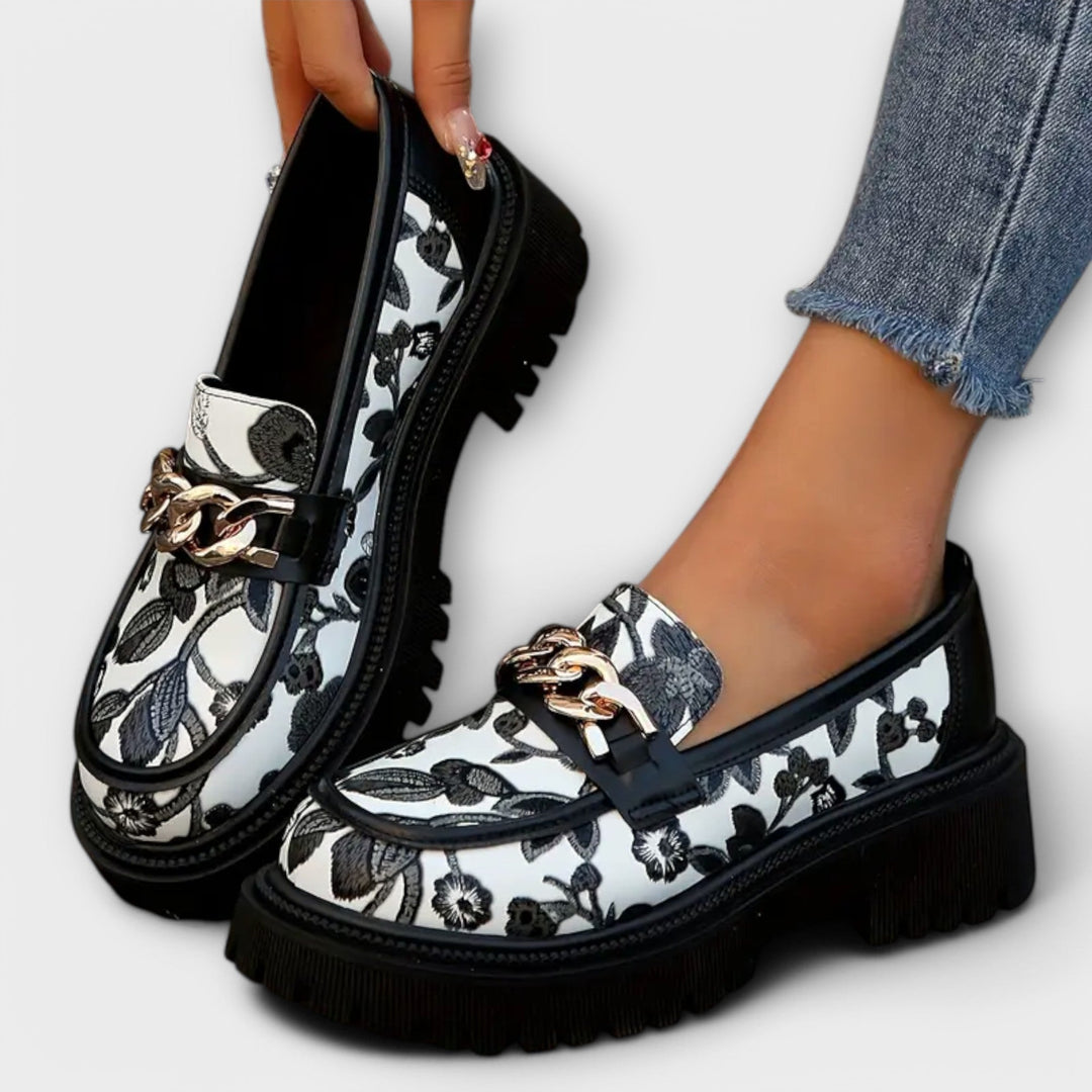 Sandra – Mocassins Rétro Élégants