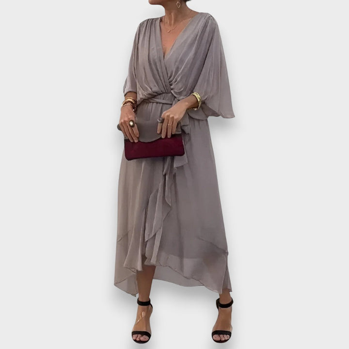 Monica | Robe avec décolleté en V