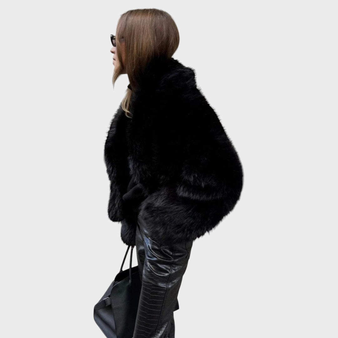 Jade | Manteau de Luxe en Fourrure Synthétique Noire