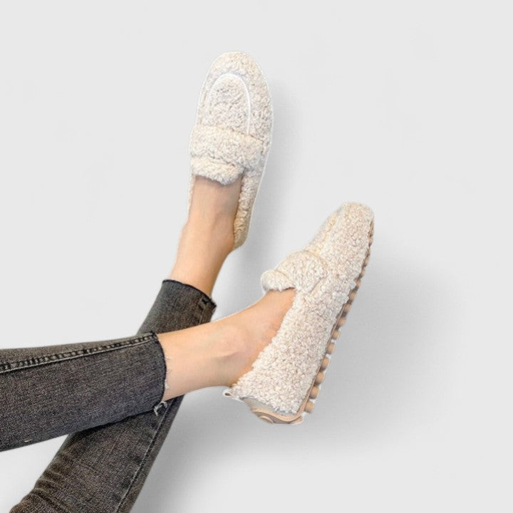 Solenne | Chaussons Chaleureux au Design Élégant