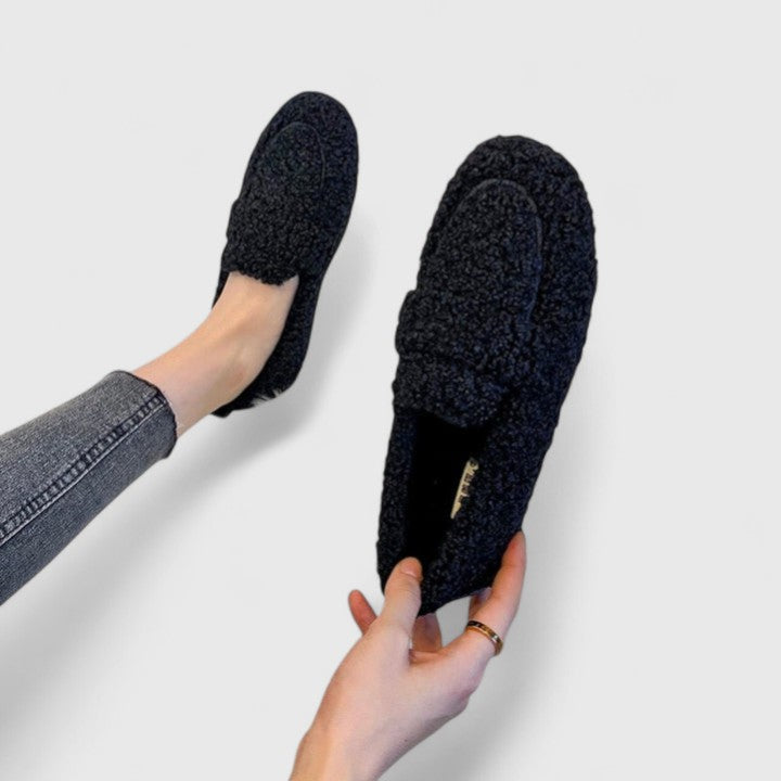 Solenne | Chaussons Chaleureux au Design Élégant