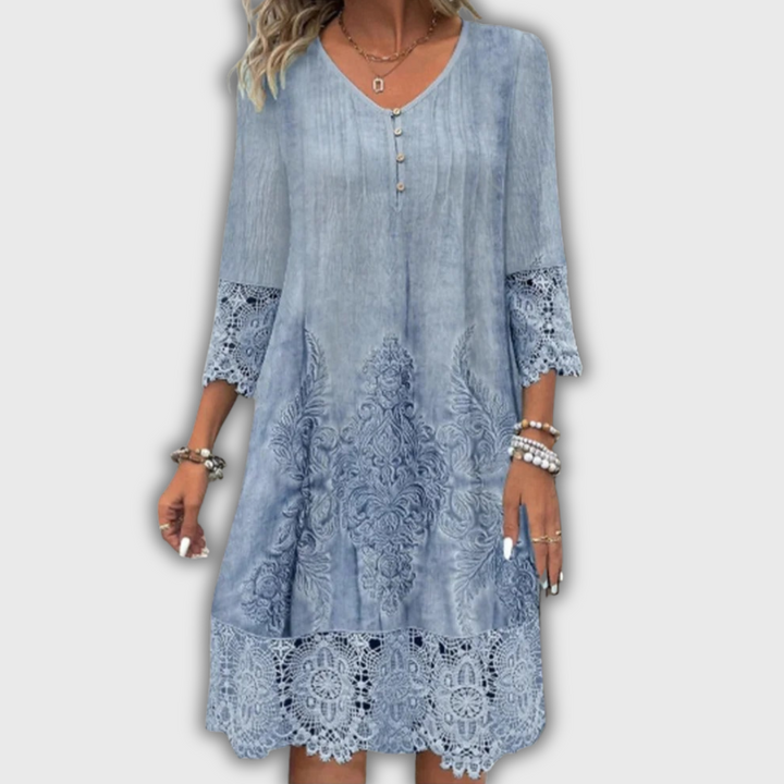 Evelyn – Robe en Dentelle Élégante à Col V