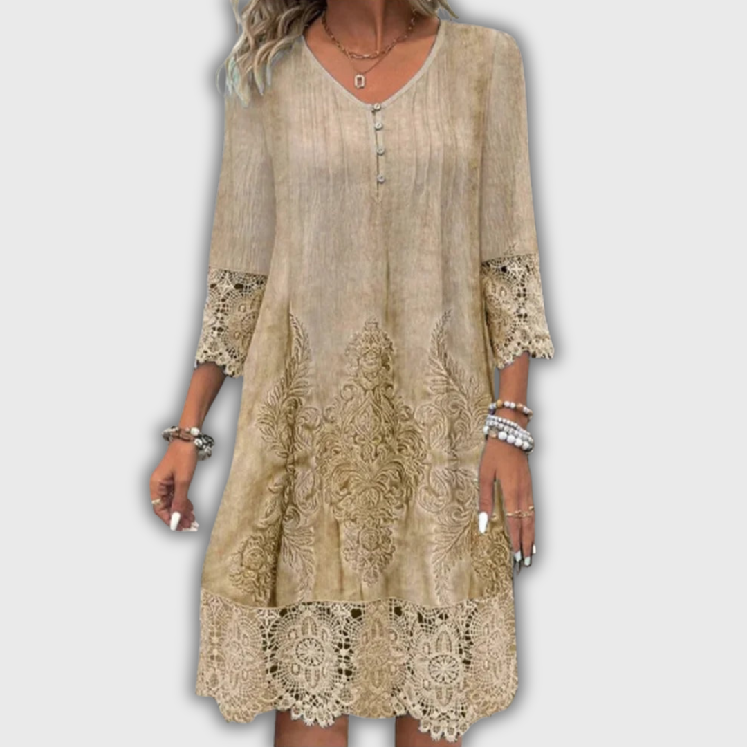 Evelyn – Robe en Dentelle Élégante à Col V