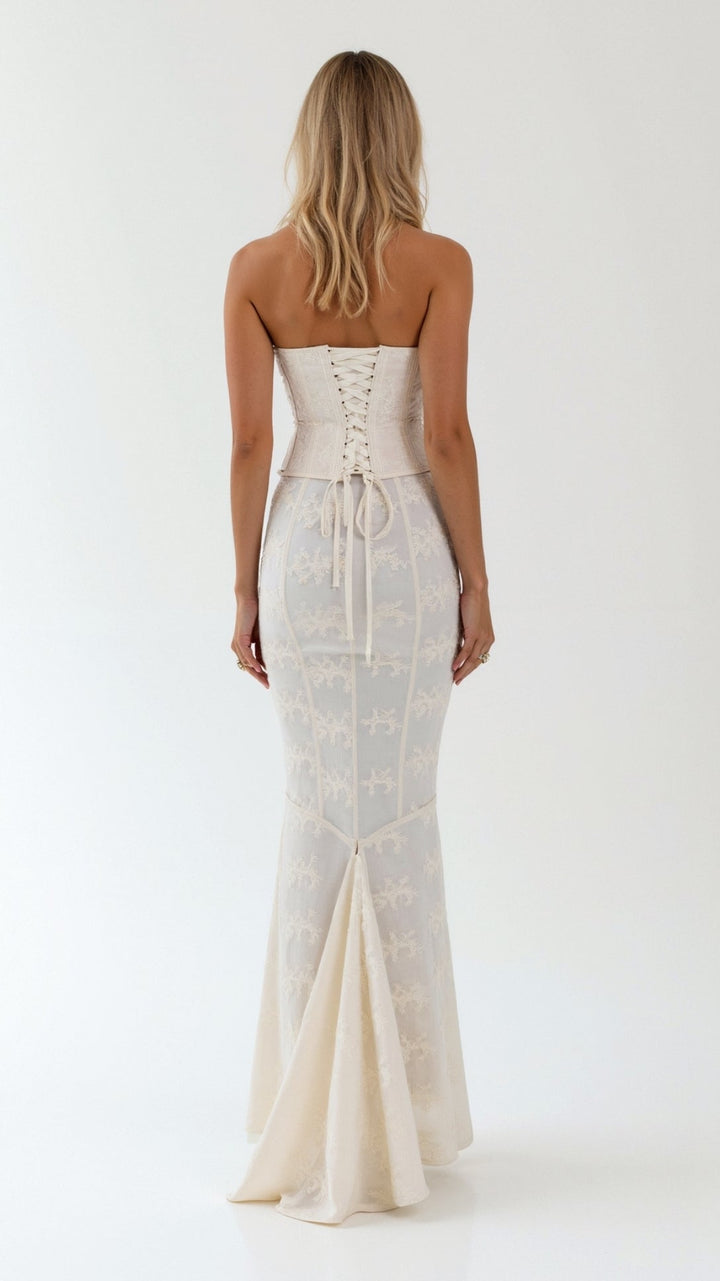 Robe Maxi en Dentelle Élégante Beatrice