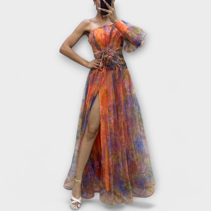 Robe de soirée élégante avec une bretelle et coupe ajustée