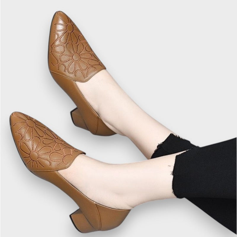 Nala | Pompes Douces en Cuir Vegan avec Broderie
