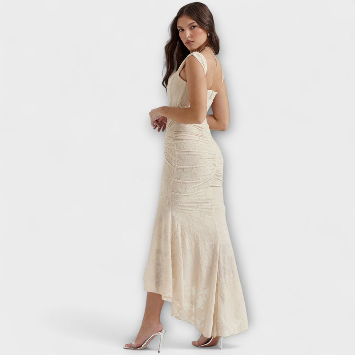 Renske - Robe Élégante et Raffinée avec Corset