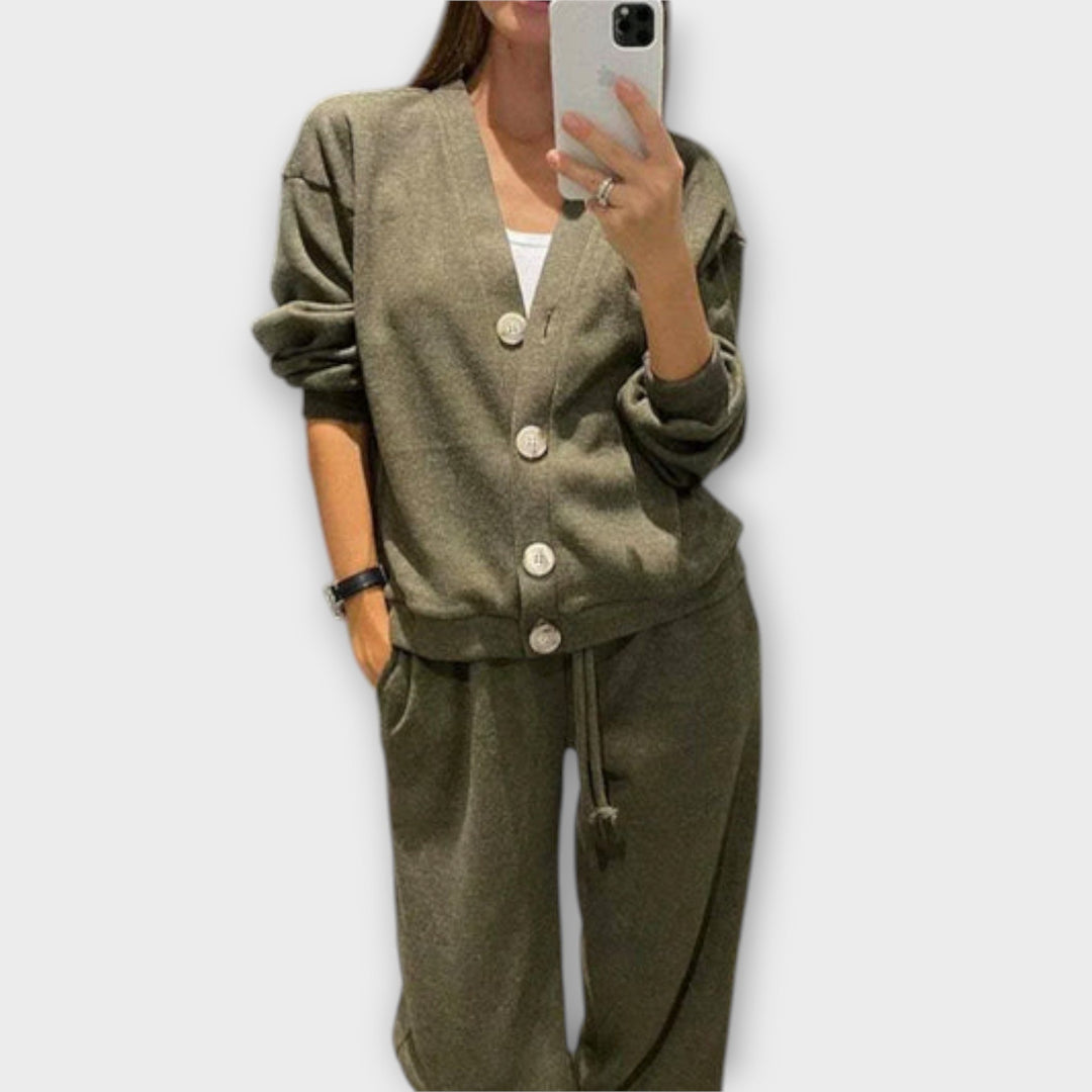Chantal – Ensemble Cardigan et Pantalon
