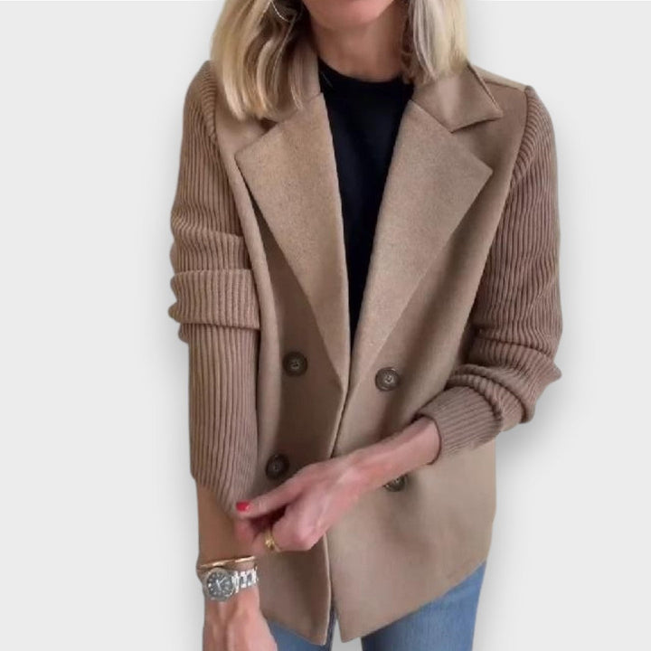 Amora | Cardigan Élégant avec Manches