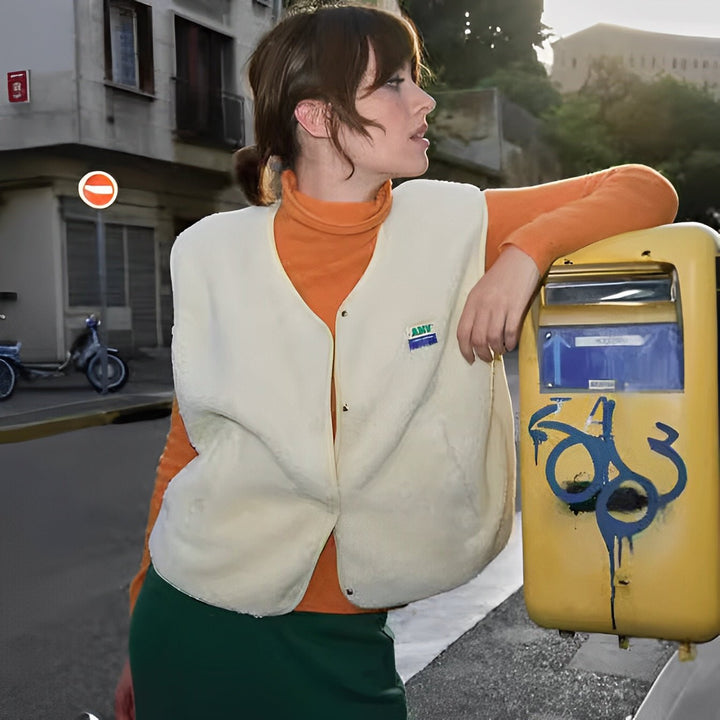 Gilet sans manches boutonné en laine d'agneau femme – Doux, confortable et polyvalent